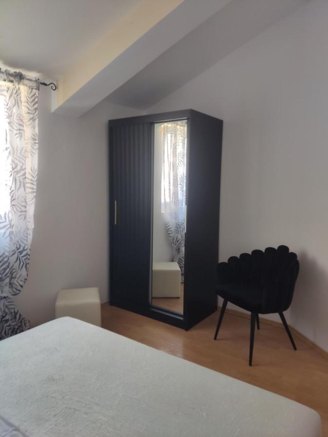 Apartments Villa Dalmatina Vodice Exterior photo