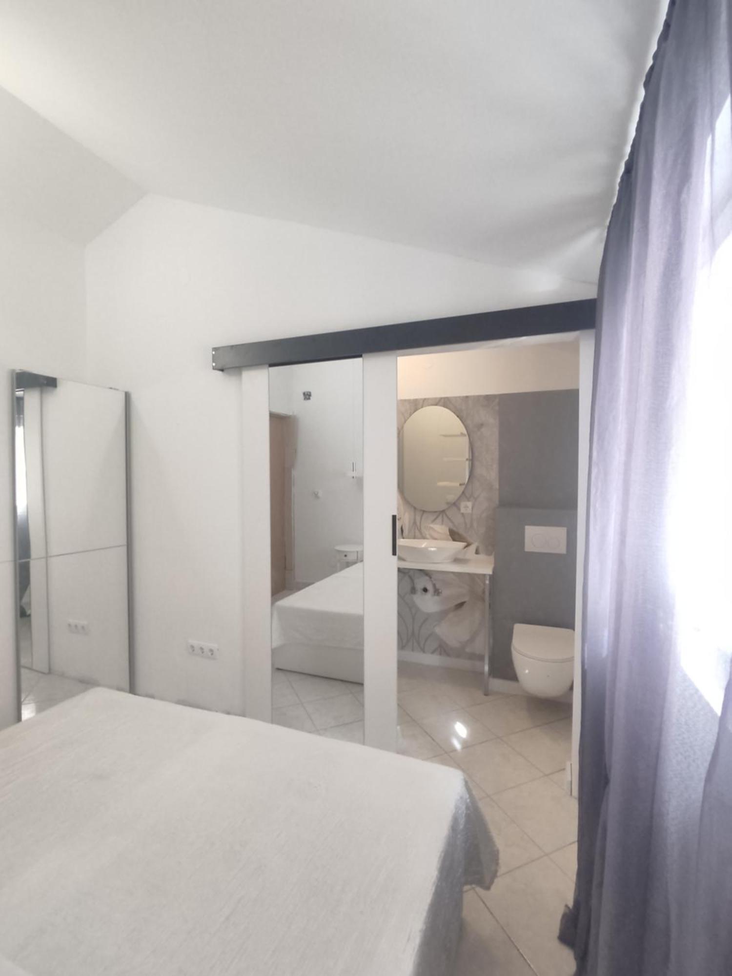 Apartments Villa Dalmatina Vodice Exterior photo